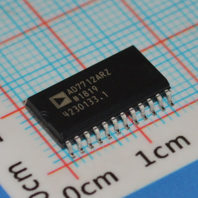 AD7712ARZ 24-Bit Σ-Δ ADC 500Hz Ausgangsgeschwindigkeit Niedriggeräusch 1,5μV SPI-Schnittstelle ±5V Versorgung -40°C bis 85°C Advanced Technology Design