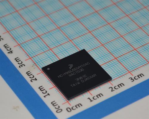 MCIMX6U5DVM10AC i.MX 6UltraLite 800MHz Cortex-A7 MPU 128KB L2 Cache 624-MAPBGA (21x21) -40°C bis +105°C Industrial IoT Optimized