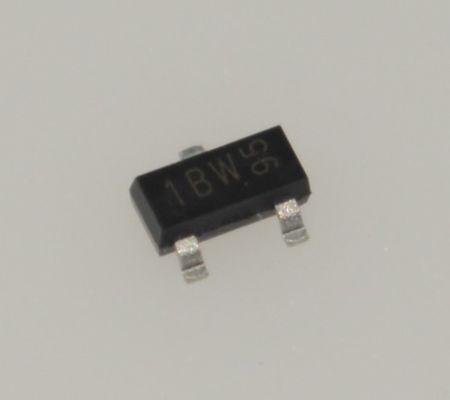 BC846B NPN-Transistor für allgemeine Anwendungen 65V 100mA SOT-23 Gehäuse, rauscharm, hoher Stromverstärkung 200-450, 250MHz Frequenz, Dual/Single Optionen, RoHS-konform, Gurt and Rolle