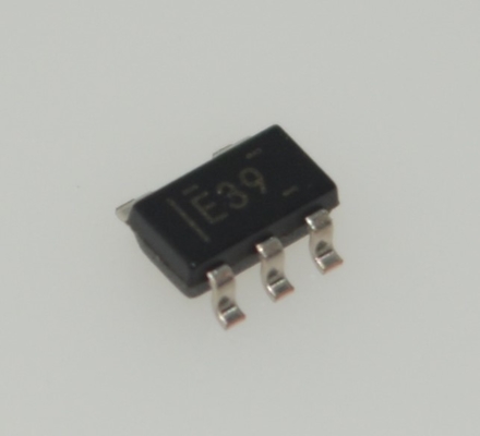 INA139NA/3K High-Side-Current-Shunt-Monitor Eigenschaften Hochaugenauigkeit Breite 2,7-36V Versorgung Niedrig 90μV Offset +85°C Bewertungsgrad Fest 3k Verstärkung SC70 Paket Bidirektionale Bedienung und ausgezeichnete Gleichstromleistung