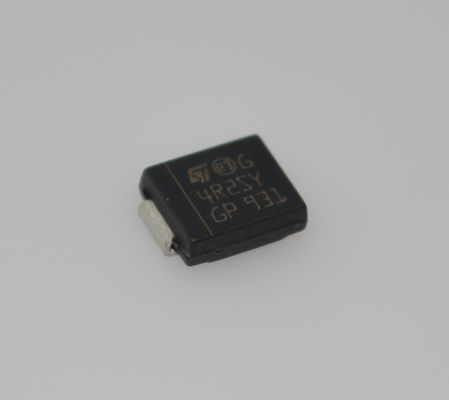 Ultraschneller 75 ns STTH4R02SY 4A 200V Leistungs-Gleichrichter Sehr niedrige Vf and Qrr Hochtemperatur-Betrieb AEC-Q101 qualifiziert Halogenfrei ESD-robustes DPAK-Gehäuse