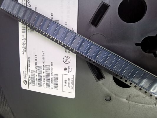 MAX3232ESE+T 3,0 V bis 5,5 V RS-232 Transceiver 2 Treiber/2 Empfänger ±15 kV ESD-Schutz Geringe Leistung 250 kbit/s Datenrate Für batteriebetriebene und industrielle Systeme