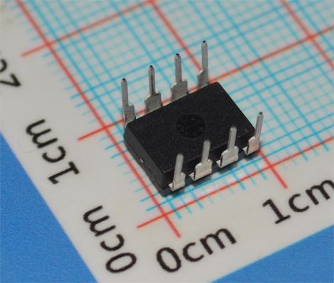 AD820AN 5MHz Präzisionsop-Verstärker, ±18V Versorgung, 3mV Offset, 1μA Biasstrom, DIP-8, -40°C bis +85°C