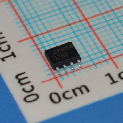 LT1792CS8 1.5A Niedrigfallregulator 3.3V/5V/ADJ 1V Niedrigfall ± 1% Genauigkeit SO-8 -40°C bis +125°C Niedriggeräusch