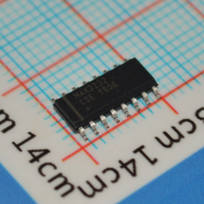 MAX3232CSE 3V-5,5V RS-232 Transceiver 250 kBit/s 2Tx/2Rx ±15 kV ESD-Schutz 0,1 µA Abschaltung SOIC-16 -40 °C bis +85 °C
