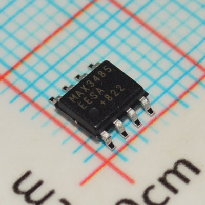 MAX3485EESA 3,3V RS-485/RS-422 Transceiver 10Mbit/s 1/8 Unit Load (256 Nodes) ±15kV ESD SOIC-8 -40°C bis +85°C