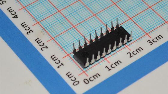 PIC16F54-I/P 8-Bit RISC MCU 20MHz 512x12 Flash 25B RAM 12 I/O DIP-18 2-5,5V -40°C~125°C Low Power <2mA
