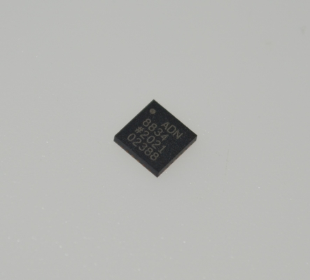 ADN8834ACPZ-R7 3A TEC-Controller ±2,5°C Stabilität 2,7-5,5V Versorgung I2C-Schnittstelle LFCSP-32 -40°C bis +85°C