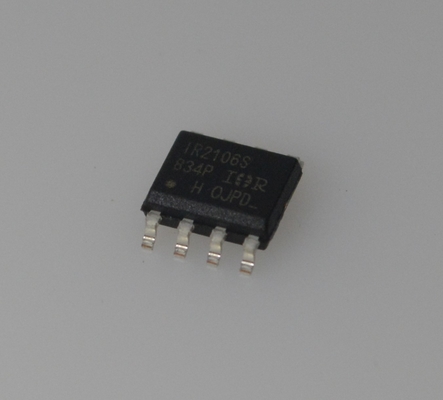 IR2106STRPBF 600V Halbbrücke-Treiber 200mA Ausgang Schnellschalter UVLO, geringe Ausbreitungsverzögerung SOIC-8 Ideal für Motorantriebe und Inverter