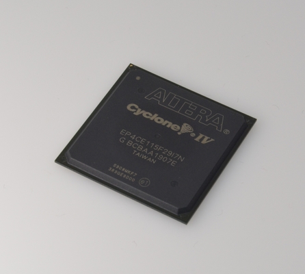 EP4CE115F29I7N Cyclone IV FPGA 114K LEs 3.9Mbit RAM 266MHz Geschwindigkeit 1.2V Kernspannung 622 I/O-Pins PCIe-Unterstützung Industrielle Temperatur (-40°C bis 100°C) RoHS-konform 780-Pin FBGA-Paket