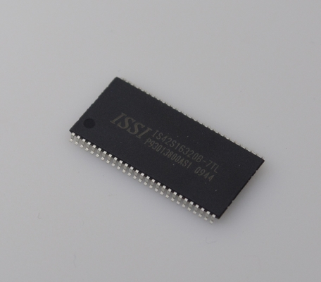 IS42S16320B-7TL SDRAM 64Mb Dichte 166MHz Geschwindigkeit 3,3V Betrieb 16Mx16 Organisation LVTTL-Schnittstelle Industrielle Temperatur (-40°C~85°C) Kompaktes TSOP-II Gehäuse Hohe Zuverlässigkeit