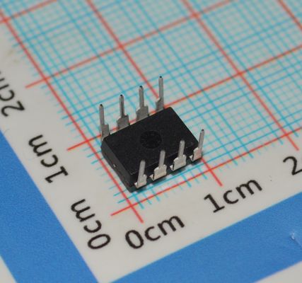 AD820AN Operationsverstärker 5MHz BW 16V/µs Slew Single/Dual Versorgung Niedrig 1,8mA Strom Rail-to-Rail Out -40°C~125°C 8-Pin DIP/SOIC Industriequalität