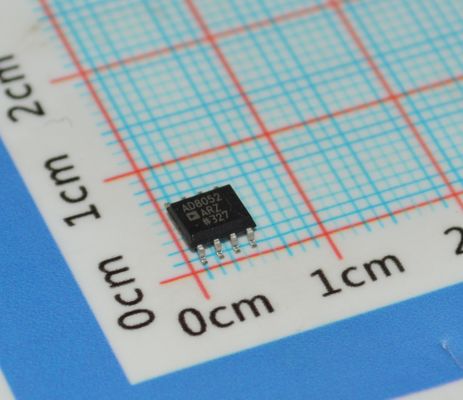 AD8052AR Hochgeschwindigkeit 300MHz Op Amp Niedriggeräusch 4.5nV/√Hz 5V Betrieb Schienen-zu-Schienen-Ausgang Niedrige Verzerrung und 160mA Ausgangsantrieb für Video/ADC-Puffer