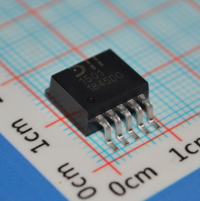AP1501-K5G-13 5V/3A Step-Down-Wandler mit 4,5-40V Eingang 90% Wirksamkeit Niedrigruhmstrom Wärmeabschaltung 500kHz Frequenz & SOT-23 Paket