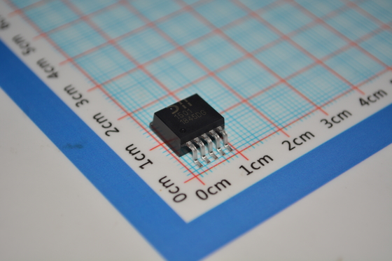 AP1501-K5G-13 5V/3A Step-Down-Wandler mit 4,5-40V Eingang 90% Wirksamkeit Niedrigruhmstrom Wärmeabschaltung 500kHz Frequenz & SOT-23 Paket