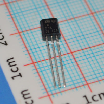 LM235Z Präzisions-Celsius-Temperatursensor 1°C Genauigkeit 2°C bis 150°C Bereich Linear 10mV/°C Ausgang Einfache Kalibrierung Breiter 4V-30V Versorgungsbereich Geringe Eigenerwärmung TO-92-Gehäuse