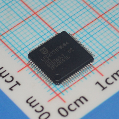 LPC2131FBD64/01,15 ARM7 MCU 32-Bit RISC Core 64KB Flash 16KB RAM 60MHz Geschwindigkeit USB 2.0 2x UART 64-LQFP -40°C bis +85°C Industrielle Qualität