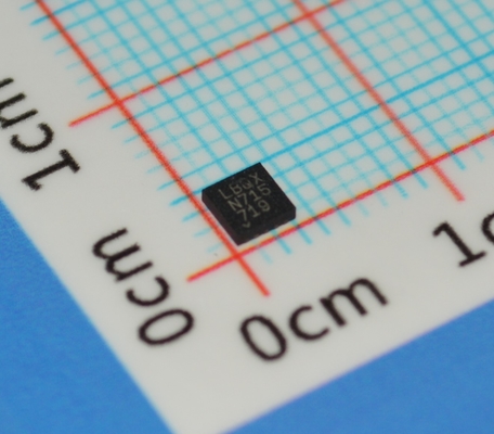 LTC3454EDD#PBF Hocheffizienz 1.5A Buck-Boost-Wandler mit 2,7-5,5V-Eingang 92% Spitzenwirksamkeit I2C-Steuerung Niedriggeräusch 2,5μA Abschaltung und winziges 3mm x 3mm DFN-Paket