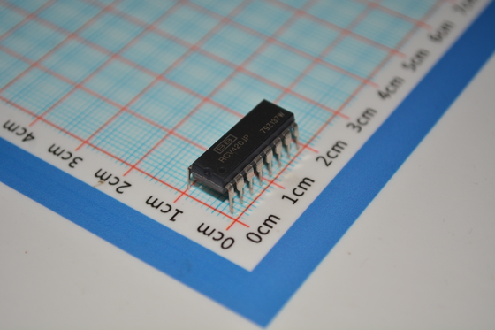 RCV420JP Präzisions-4-20mA-Schleifengespeister Empfänger mit 0,1 % Genauigkeit Spannungsausgang On-Chip-Referenz Ultra-niedriger Drift & Rauschen für robuste Industriesysteme
