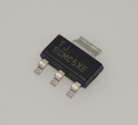 TLV1117LV33DCYR 800mA LDO 3,3V Festausgang 1% Genauigkeit Geringe Dropout-Spannung Überstrom- & Thermalschutz -40°C bis 125°C Stabil mit Keramikkondensatoren SOT-223 Gehäuse