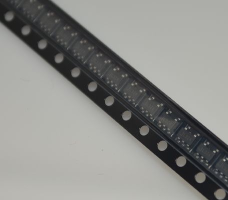 SPX3819M5-L-3-3/TR 3.3V 500mA Ultra-Low Noise (30μVRMS) LDO mit Aktivierung von 1% Genauigkeit Niedrigspannungstrom und thermischer Schutz und 2,7V-16V Breitstrombereich