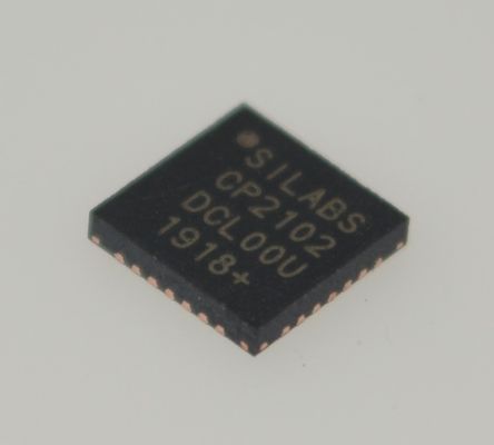 CP2102-GMR USB-UART-Brücke Single-Chip-Lösung Integrierter USB and Kristall 9600 bps bis 2 Mbps Baud 512-Byte-Puffer Volle GPIO Kompaktes QFN Lizenzfreie Treiber