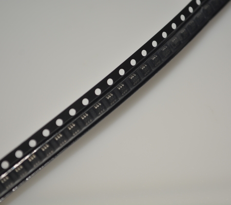 SMF05C.TCT 5-Kanal-ESD-Schutz-Array mit geringer Kapazität, IEC 61000-4-2-Konformität, 5V-Nennspannung, ultrakompaktes Gehäuse und platzsparendes Design für den Schutz von Hochgeschwindigkeits-Datenleitungen