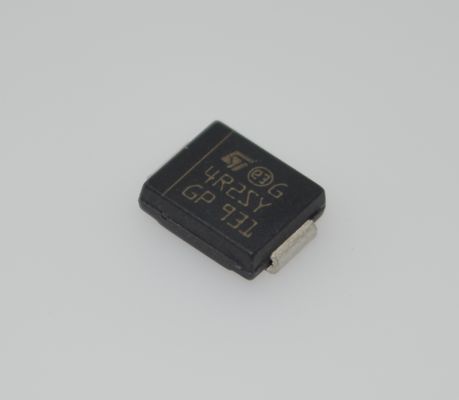 Ultraschneller 75 ns STTH4R02SY 4A 200V Leistungs-Gleichrichter Sehr niedrige Vf and Qrr Hochtemperatur-Betrieb AEC-Q101 qualifiziert Halogenfrei ESD-robustes DPAK-Gehäuse