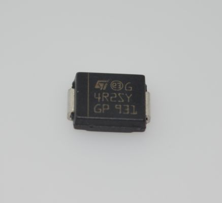 Ultraschneller 75 ns STTH4R02SY 4A 200V Leistungs-Gleichrichter Sehr niedrige Vf and Qrr Hochtemperatur-Betrieb AEC-Q101 qualifiziert Halogenfrei ESD-robustes DPAK-Gehäuse