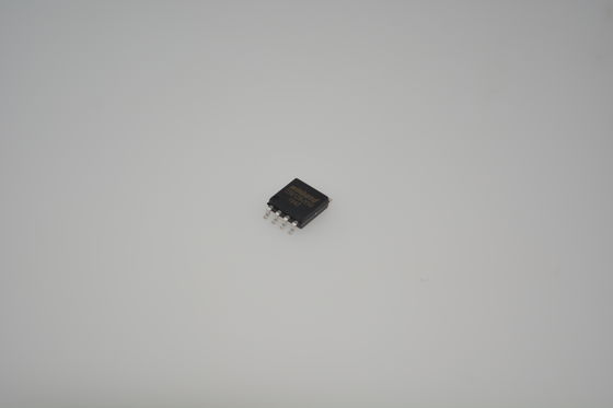 W25Q128JVSIQ 128Mb SPI NOR Flash 133MHz 4KB Sektor Löschen Dual/Quad I/O 3V Leistung 100K Zyklen 20-Jahres Aufbewahrung 8-SOIC Sicherheitsregister
