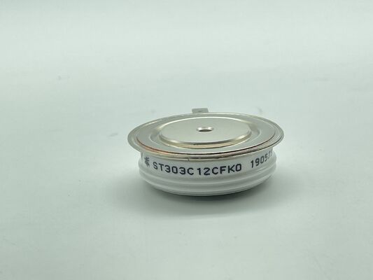 ST303C12CFK0 1200V 300A Halbbrückenmodul Niedriges Vce(sat) Geringe Verluste Kurzschlussfestigkeit Integrierter NTC Für Motorantriebe und Industrie-Wechselrichter