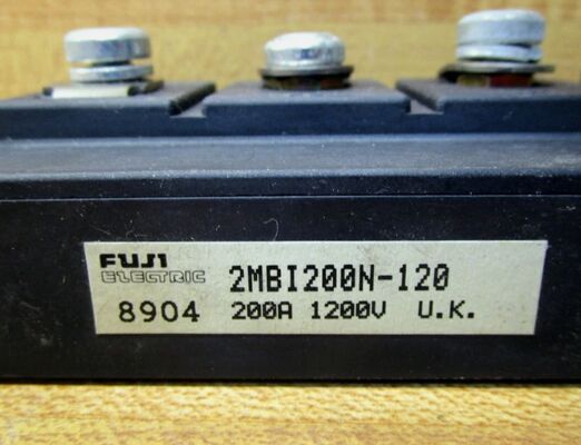 2MBI200N-120 1200V 200A IGBT-Modul Niedrig Vce (sat) Niedriger Verlust Hoher Kurzschluss Robustheit Integrierte NTC Für Motorantriebe und industrielle UPS