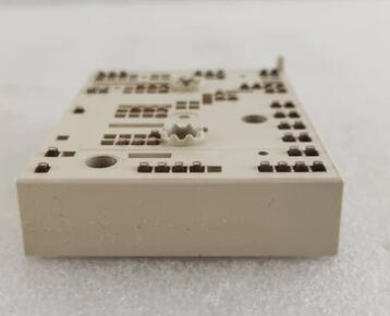 35ACC12F4V1 12V 3,5A Automotive PNP Transistor Low VCE(sat) 250mV High Current Gain SOT-223 Gehäuse AEC-Q101 qualifiziert für Lastschaltung und Motorsteuerung in Fahrzeugen