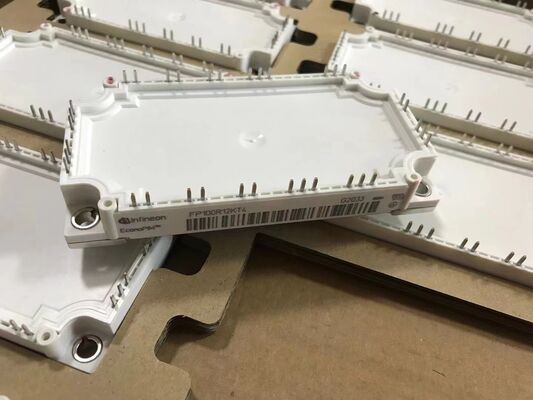 FP100R12KT4 1200V 100A PIM IGBT-Modul TRENCHSTOPTM IGBT4 Niedrige VCE (sat) 2.1V Integrierter Berichterstatter und Bremse Kupfer-Basisplatte NTC Niedrige Schaltverluste für Motorantriebe