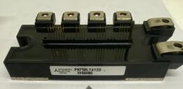 PM75RL1A120 1200V 75A IPM 7-Pack IGBT Low VCE ((sat) 1.65V Integriertes Antrieb und Schutz NTC Sensor Hohe Zuverlässigkeit Schraubmontage Ideal für Antriebe und HVAC