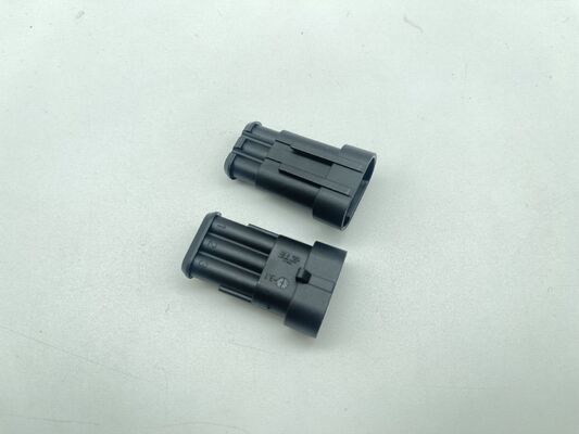 282105-1 3-Position 5,0mm Raster Buchsenleiste Vertikal Durchsteckmontage mit Gehäuse, Riegel und Verpolungsschutz, 9A Nennstrom für Netzteile und Industriesteuerungen