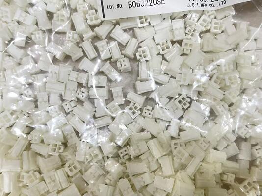 PAP-02V-S 2-Pin-Anschlussgehäuse Sicheres Schließverriegelung Kompakt Größe 250V Nenn-Flammhemmende Nylon 66 einfache Krempmontage zuverlässig für Draht-zu-Draht