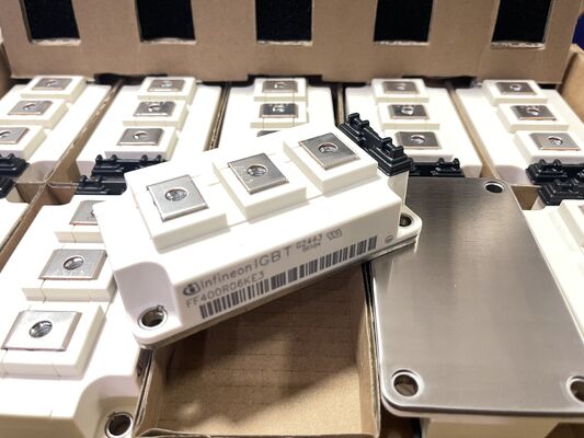 FF400R06KE3HOSA1 600 V 400 A IGBT-Halbbrückenmodul, Trench-Stop-Technologie, niedrige VCEsat, schnelles Schalten, robust für Wechselrichter und Antriebe